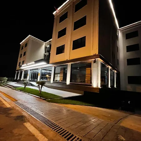 מלון Hotel Monopol Peshkopi Peshkopi