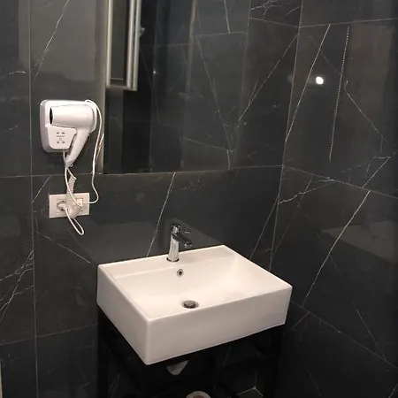 מלון Hotel Monopol Peshkopi