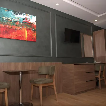 Hotel Monopol Peshkopi מלון Peshkopi
