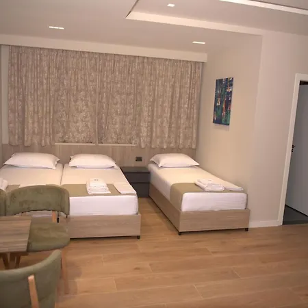 Hotel Monopol Peshkopi מלון 4*