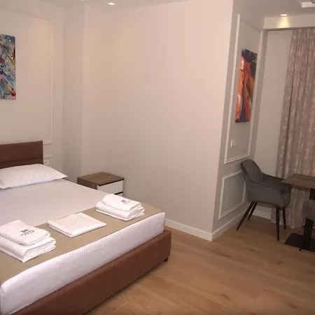 Hotel Monopol Peshkopi מלון 4*