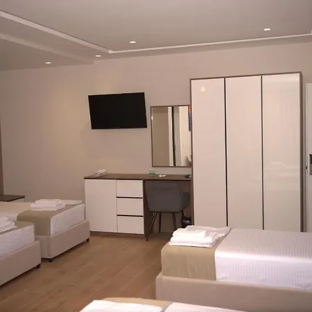 Hotel Monopol Peshkopi מלון 4*